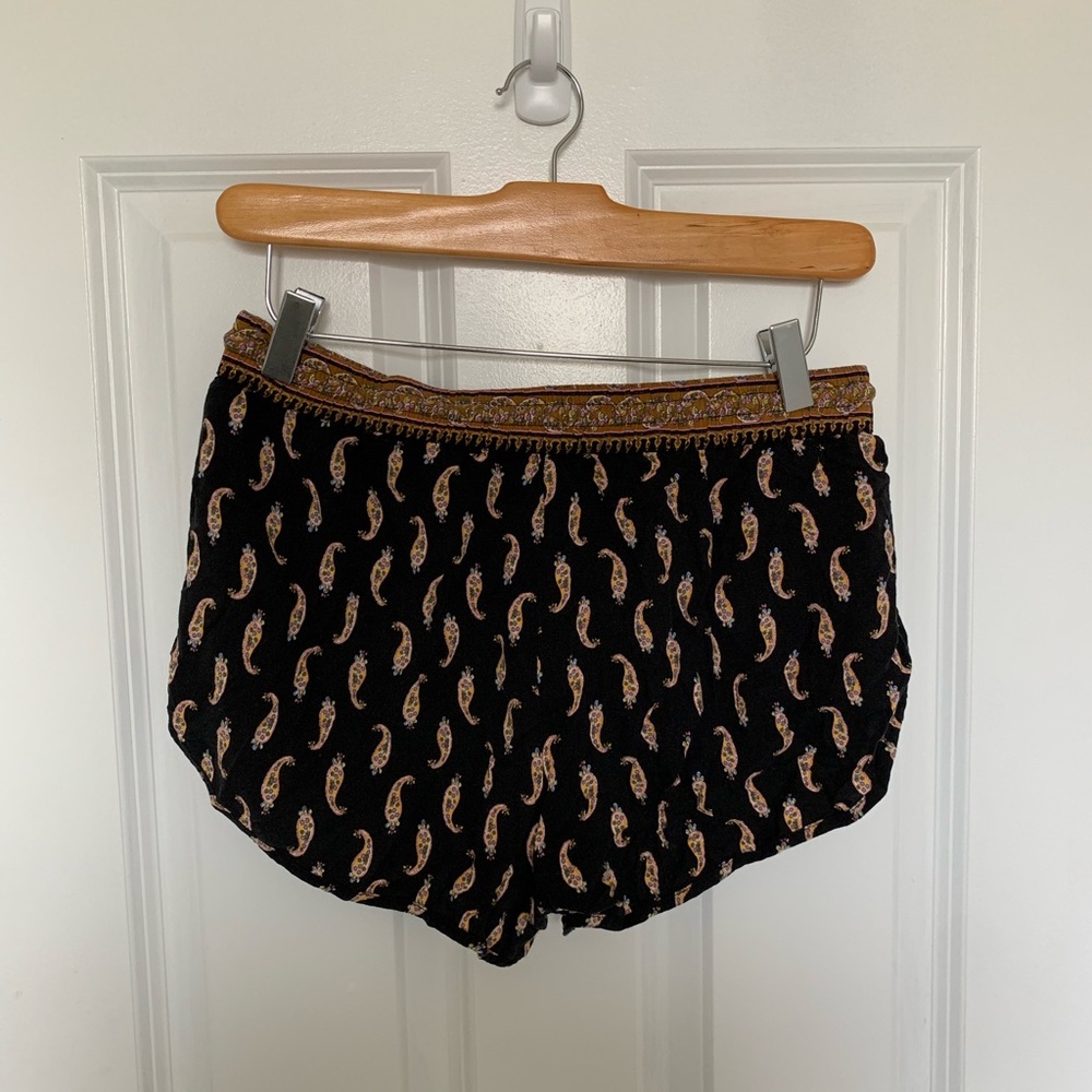 Tribal print flowy shorts